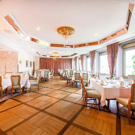Diehls Hotel 4*